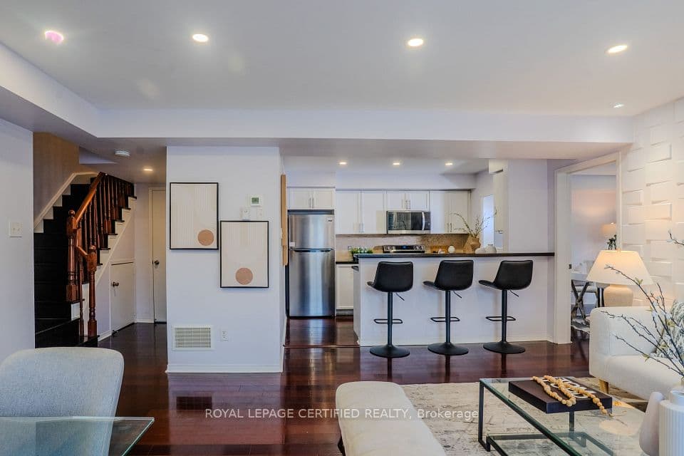 4975 Southampton Drive 353, Mississauga, ON L5M 8C8 – photo 2