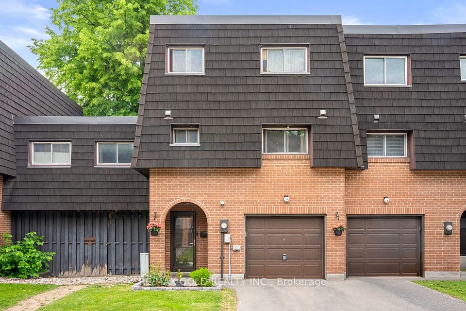 10 Darras Court, Brampton, ON L6T 1W7 – main photo