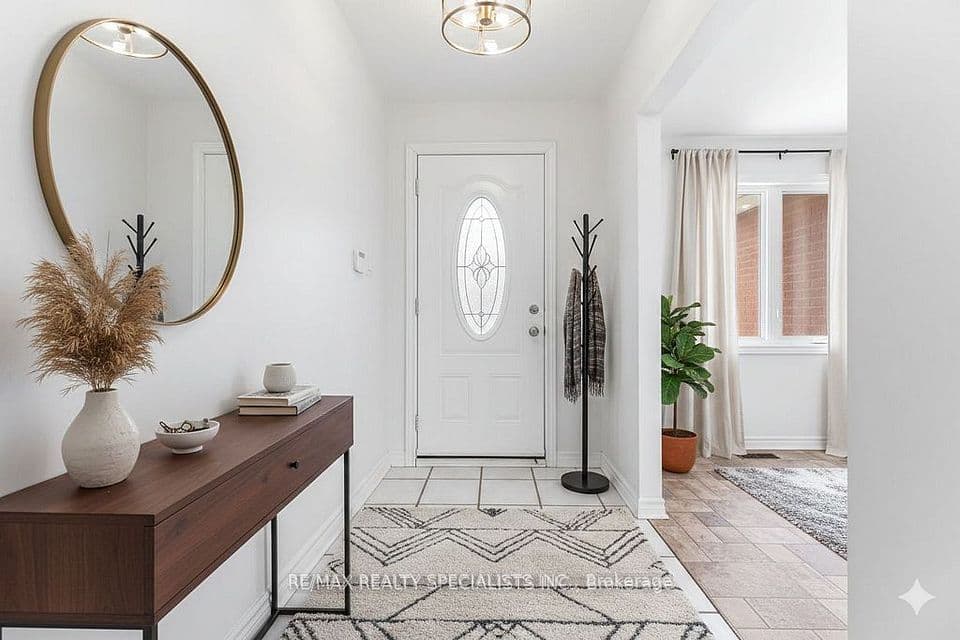 3 Mullis Crescent, Brampton, ON L6Y 4T3 – photo 2