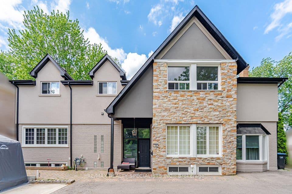 709 Queensway W, Mississauga, ON L5C 1A7 – main photo