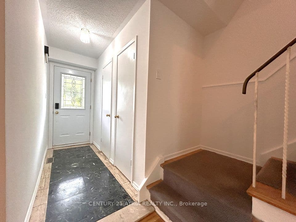3441 Oakglade Crescent, Mississauga, ON L5C 1X4 – photo 3