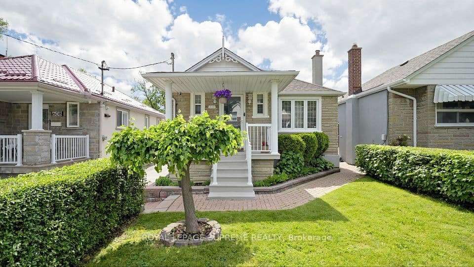 610 Mcroberts Avenue, Toronto, ON M6E 4R7 – main photo