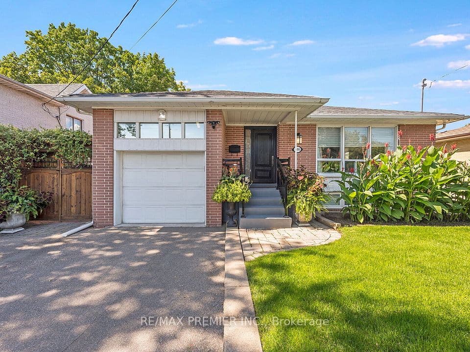 2894 Weston Road, Toronto, ON M9M 2S5 – main photo