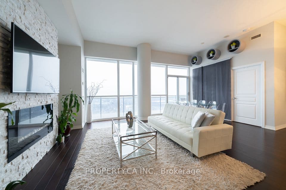 223 Webb Drive PH3504, Mississauga, ON L5B 0E8 – main photo