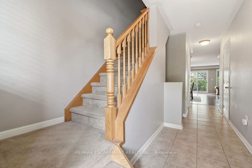 4413 Peter Drive, Burlington, ON L7L 6S6 – photo 2