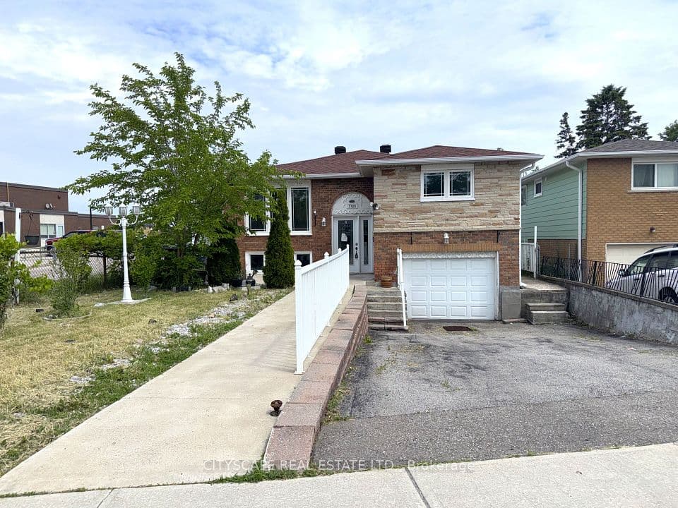 3720 Brandon Gate Drive, Mississauga, ON L4T 3M8 – main photo