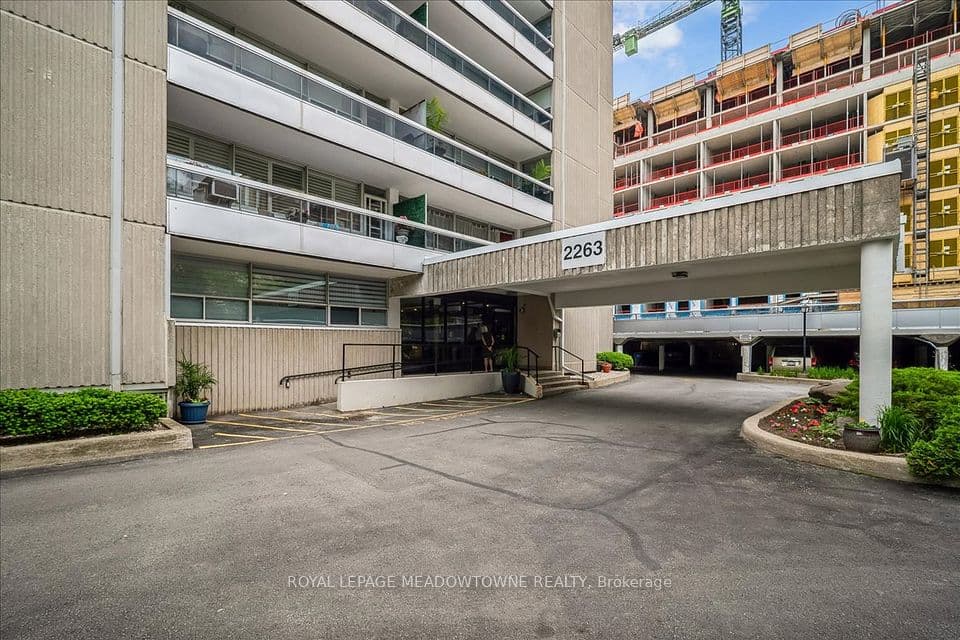 2263 Marine Drive 1601, Oakville, ON L6L 5K1 – photo 2