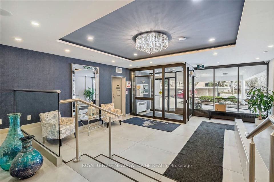 2263 Marine Drive 1601, Oakville, ON L6L 5K1 – photo 3