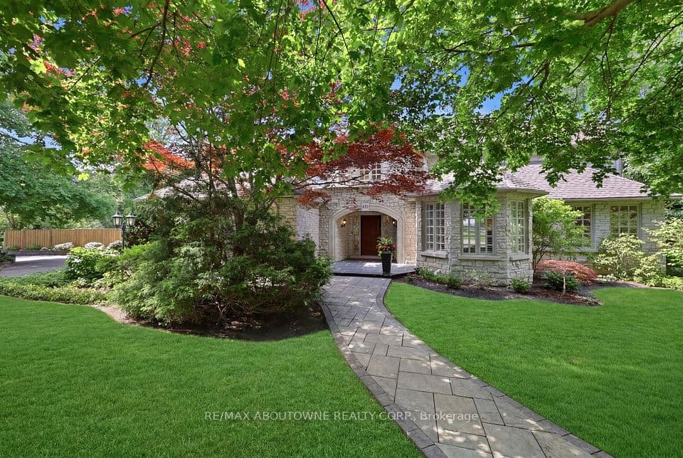 437 Cairncroft Road, Oakville, ON L6J 4N1 – main photo