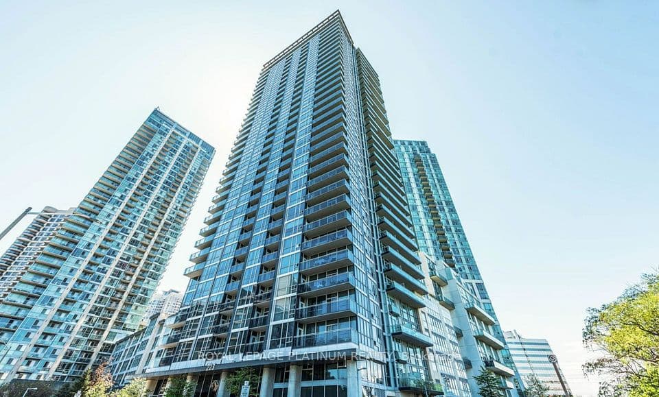 223 Webb Drive 1202, Mississauga, ON L5B 0E8 – main photo