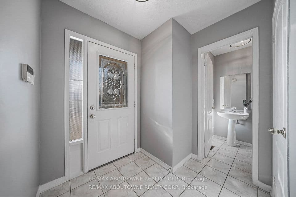 23 Arabia Gate, Brampton, ON L6R 2N9 – photo 3