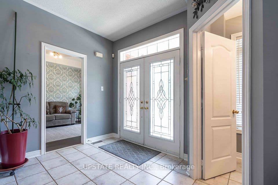 29 Blaketon Court, Brampton, ON L6P 1K7 – photo 2