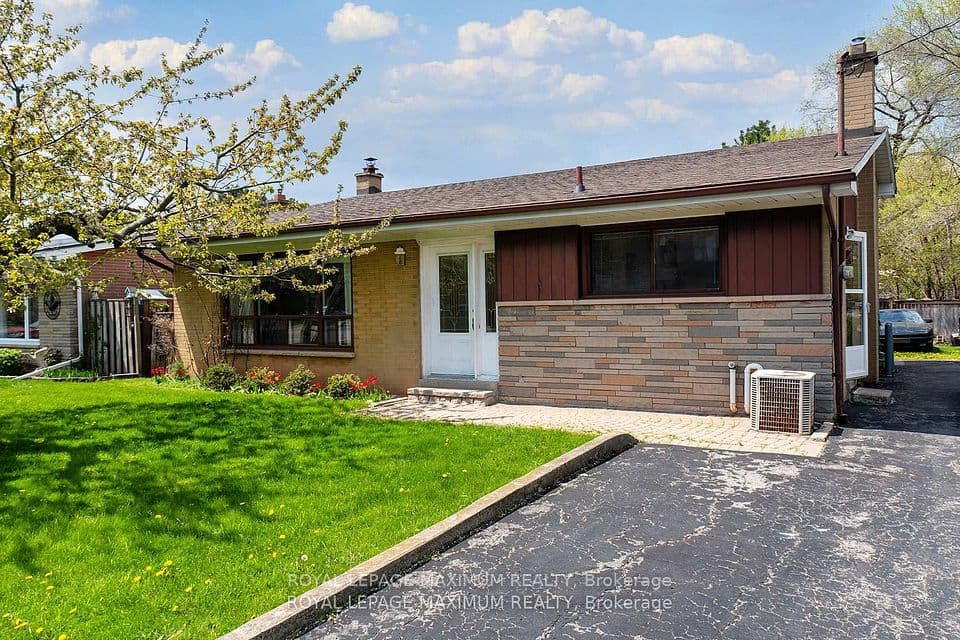 565 Pinegrove Road, Oakville, ON L6K 2C5 – main photo