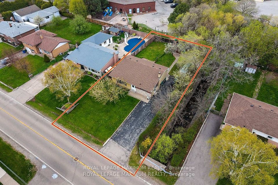 565 Pinegrove Road, Oakville, ON L6K 2C5 – photo 2