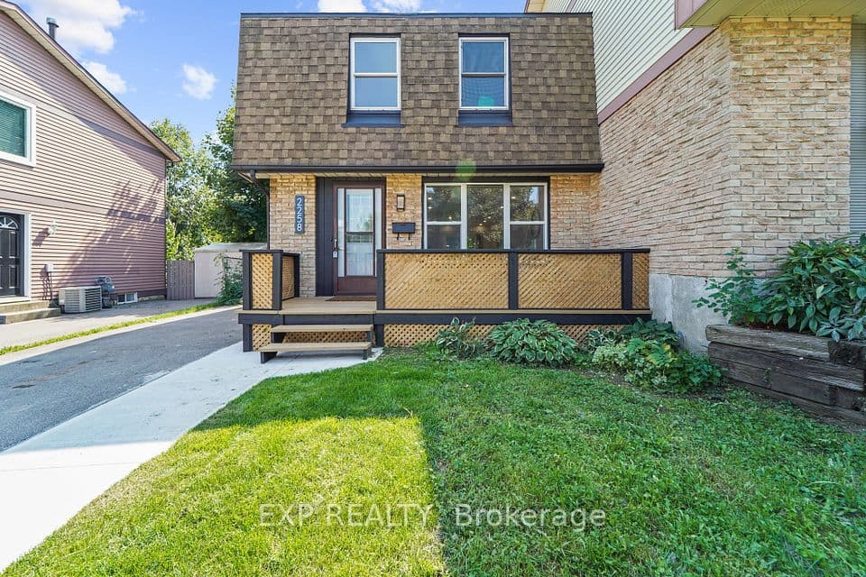 2258 Manchester Drive, Burlington, ON L7P 3W2 – main photo