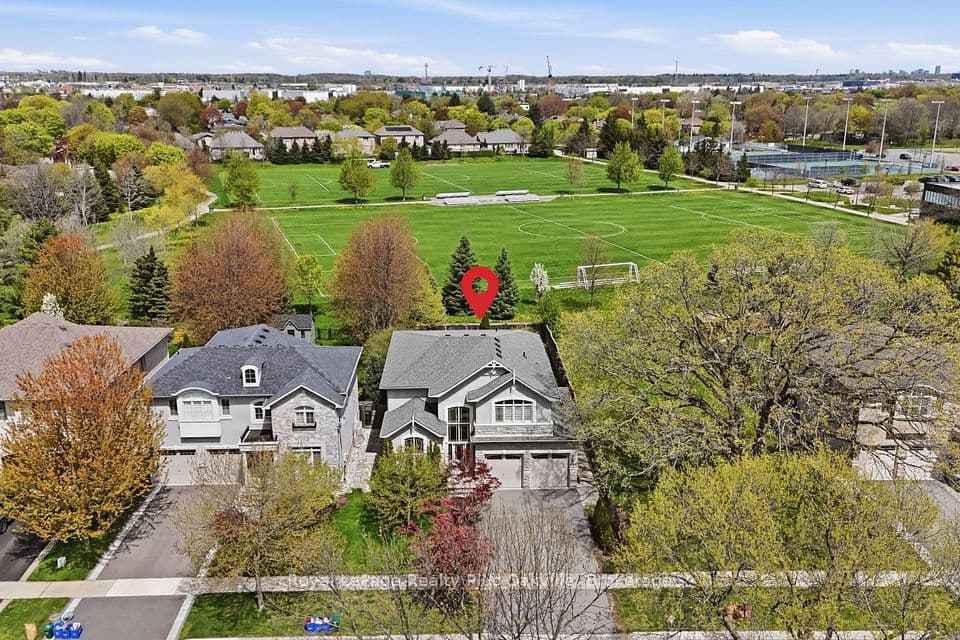 2363 Yolanda Drive, Oakville, ON L6L 2H9 – photo 3