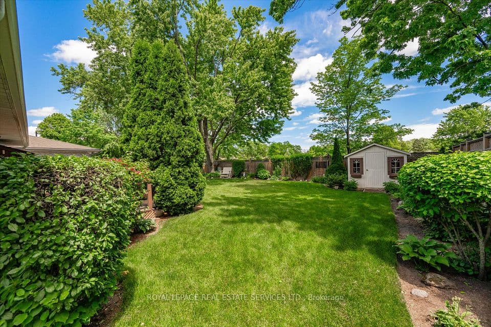 484 Grand Boulevard, Oakville, ON L6H 1P3 – photo 2