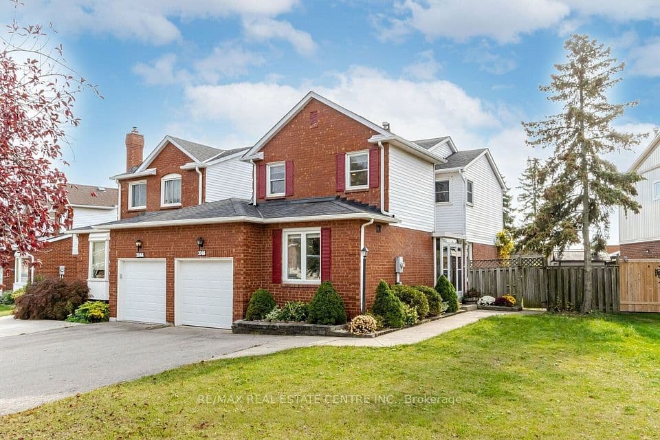 2046 Glenada Crescent, Oakville, ON L6H 4M3 – main photo