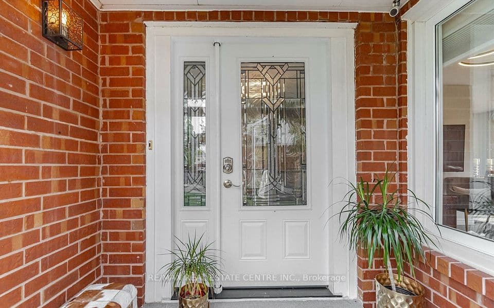2046 Glenada Crescent, Oakville, ON L6H 4M3 – photo 3