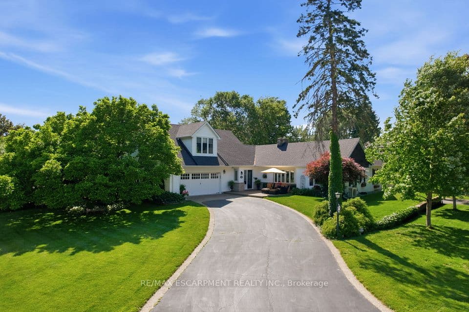 549 Ann Avenue, Burlington, ON L7T 2S7 – main photo
