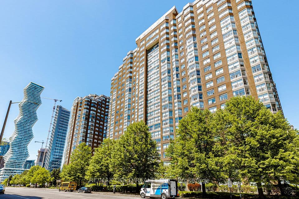 325 Webb Drive PH 201, Mississauga, ON L5B 3Z9 – main photo