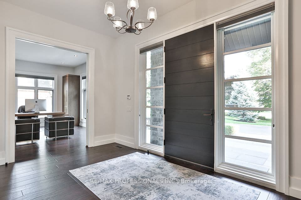 262 Maple Grove Drive, Oakville, ON L6J 4V5 – photo 2