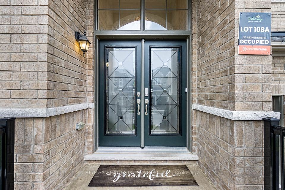 35 Arthur Griffin Crescent, Caledon, ON L7C 4E9 – photo 2