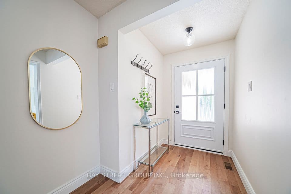 29 Roslo Court, Oakville, ON L6H 4S1 – photo 3
