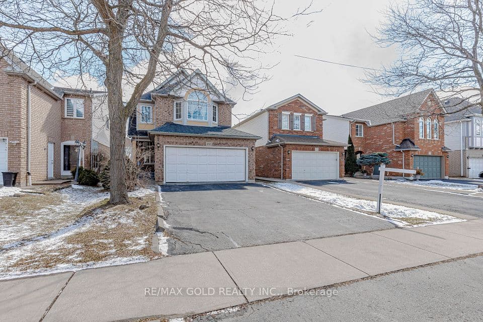 153 SW Cordgrass Crescent, Brampton, ON L6R 2A1 – main photo