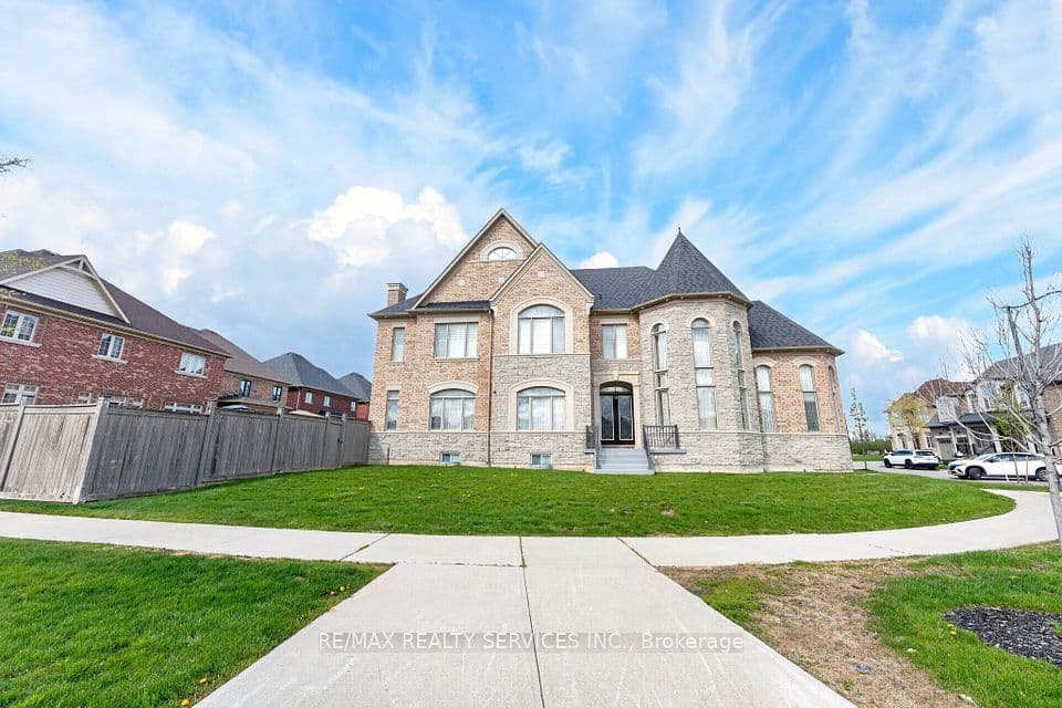 28 Pendergast Court, Brampton, ON L6P 4G7 – photo 3