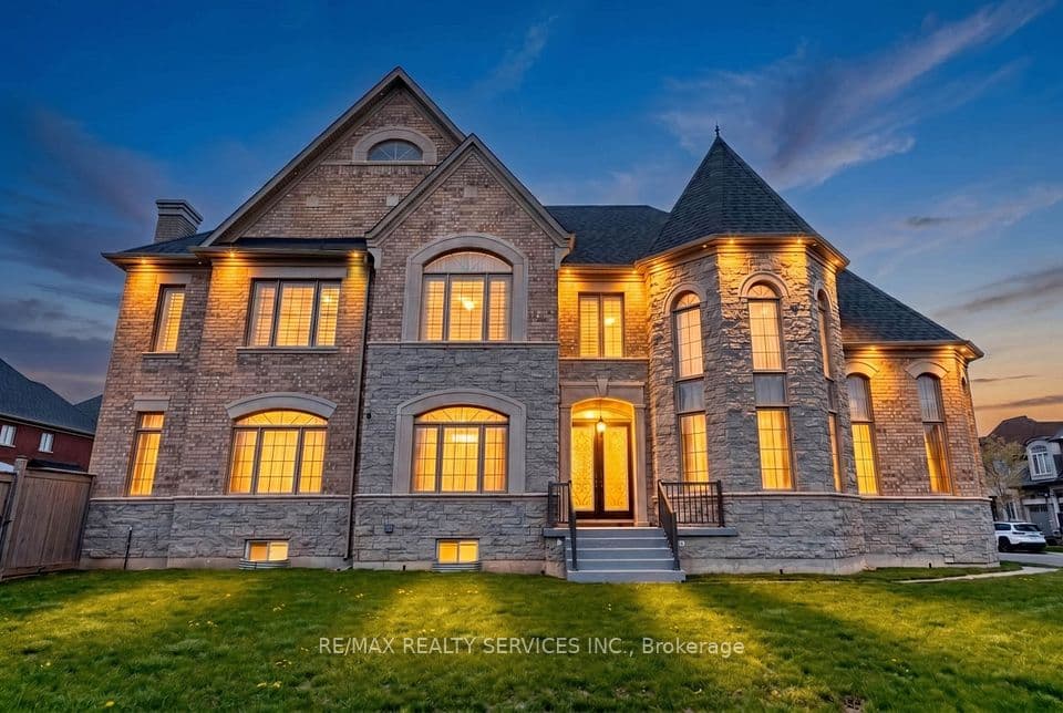 28 Pendergast Court, Brampton, ON L6P 4G7 – main photo