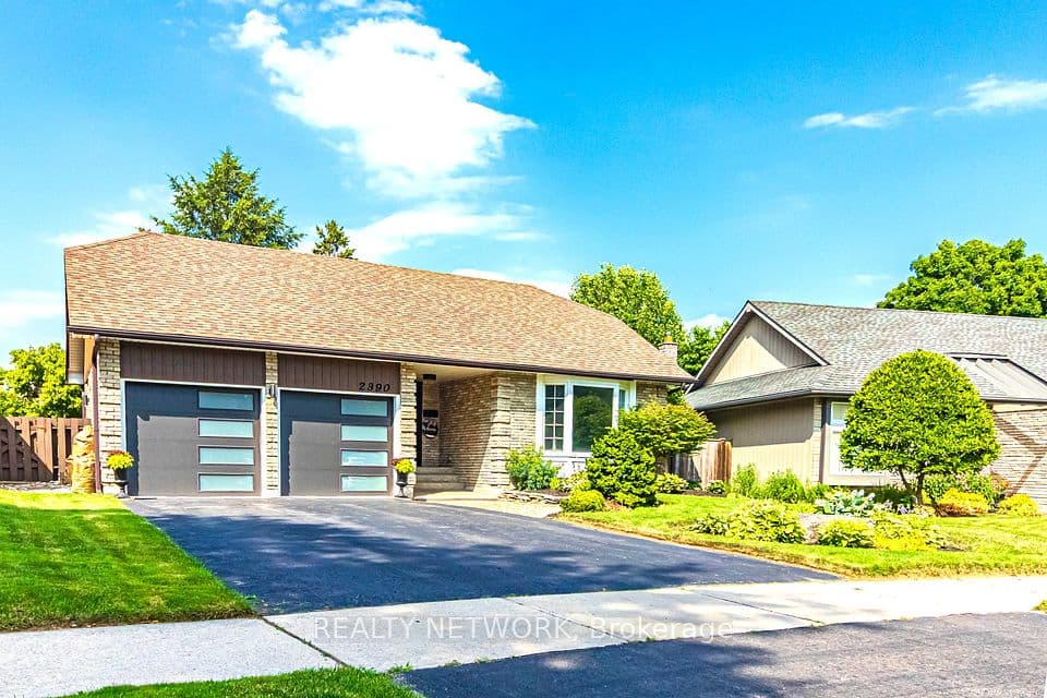 2390 Sinclair Circle, Burlington, ON L7P 3C3 – photo 2