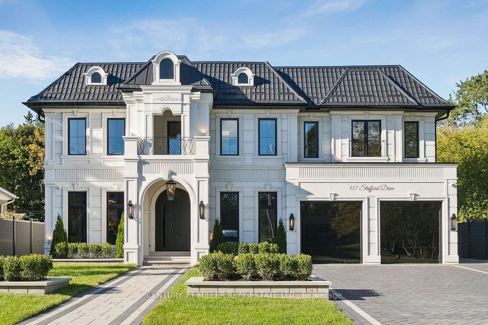 517 Stafford Drive, Oakville, ON L6L 4M4 – main photo