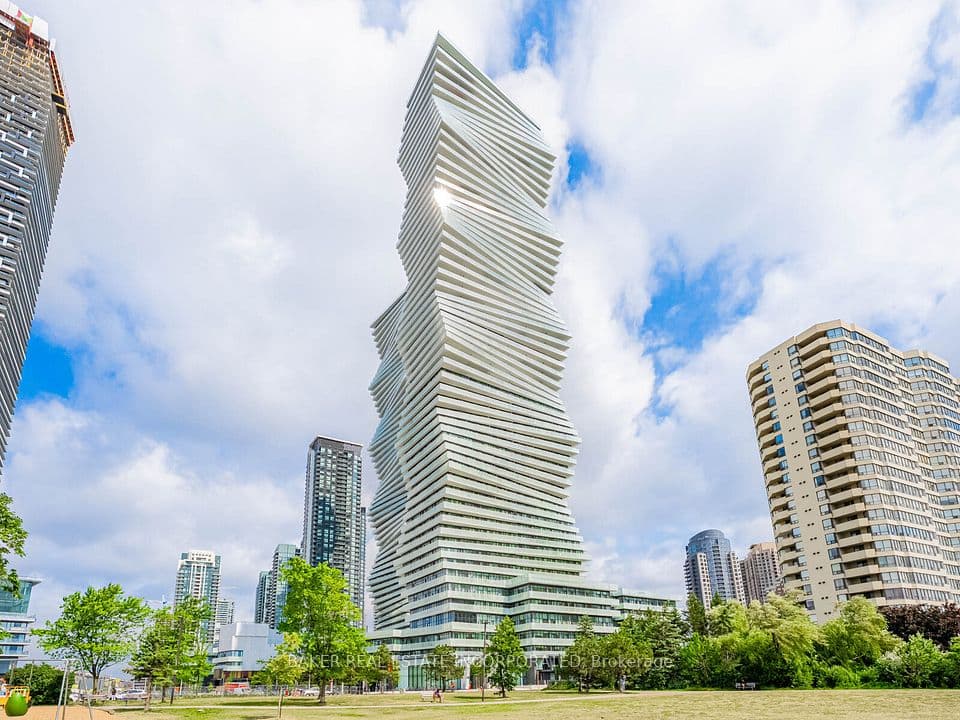 407 Webb Drive TH 12, Mississauga, ON L5B 0M4 – main photo