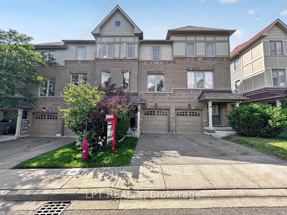 44 Cedar Lake Crescent, Brampton, ON L6Y 0P9 – main photo