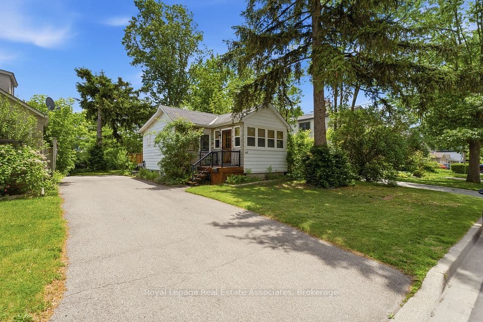 64 Eaglewood Boulevard, Mississauga, ON L5G 1V4 – photo 2