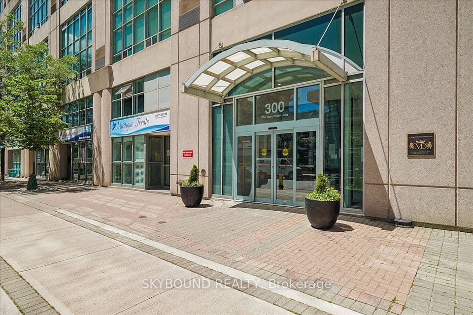 300 Manitoba Street 302, Toronto, ON M8Y 4G6 – photo 3
