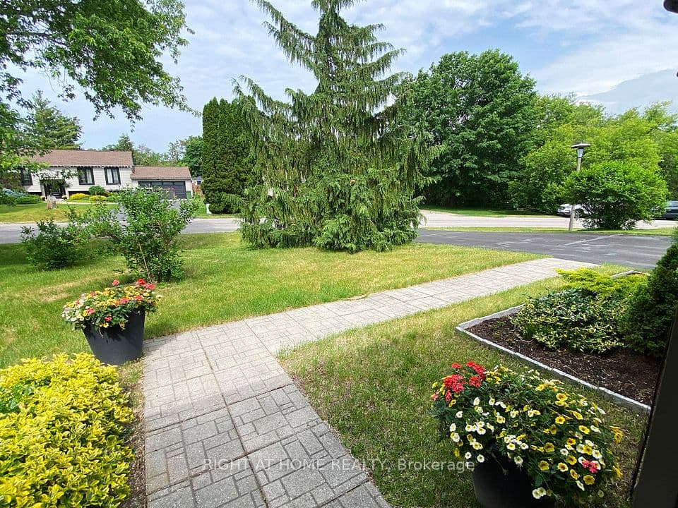10 Munro Street, Caledon, ON L7E 0L6 – photo 3