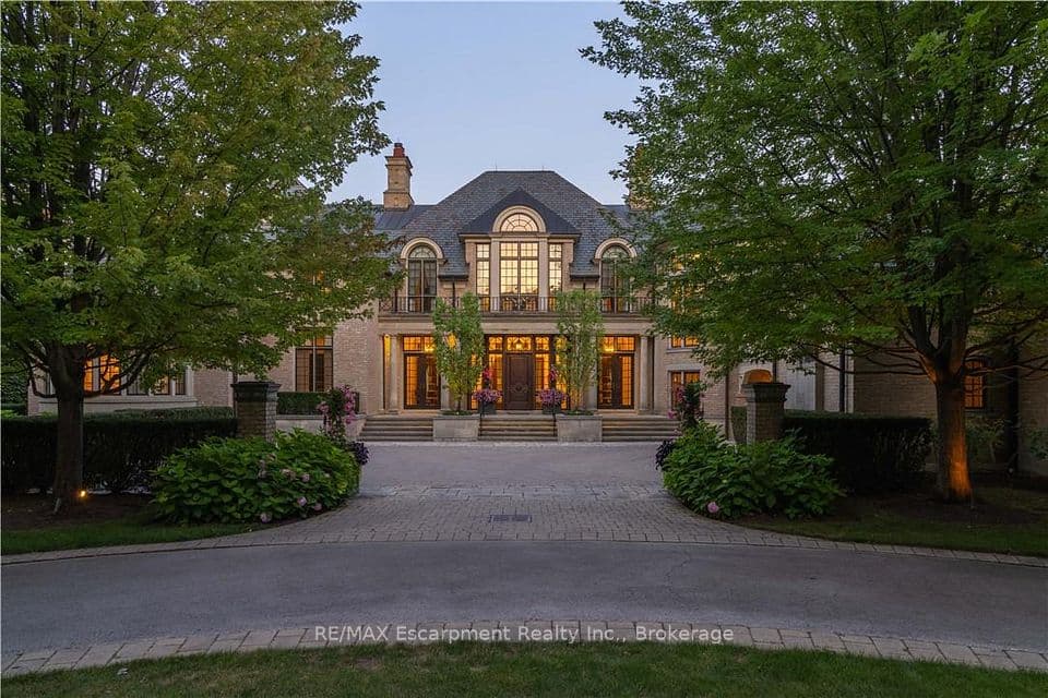 2054 Lakeshore Road E, Oakville, ON L6J 1M3 – photo 3