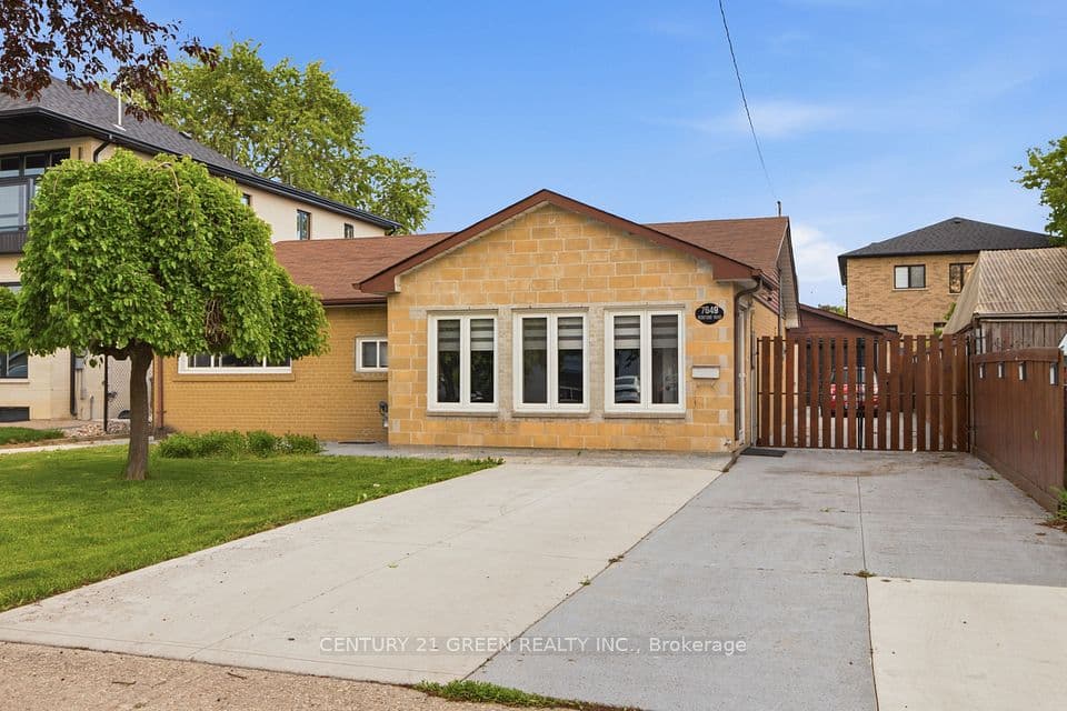 7649 Redstone Road, Mississauga, ON L4T 2B7 – main photo