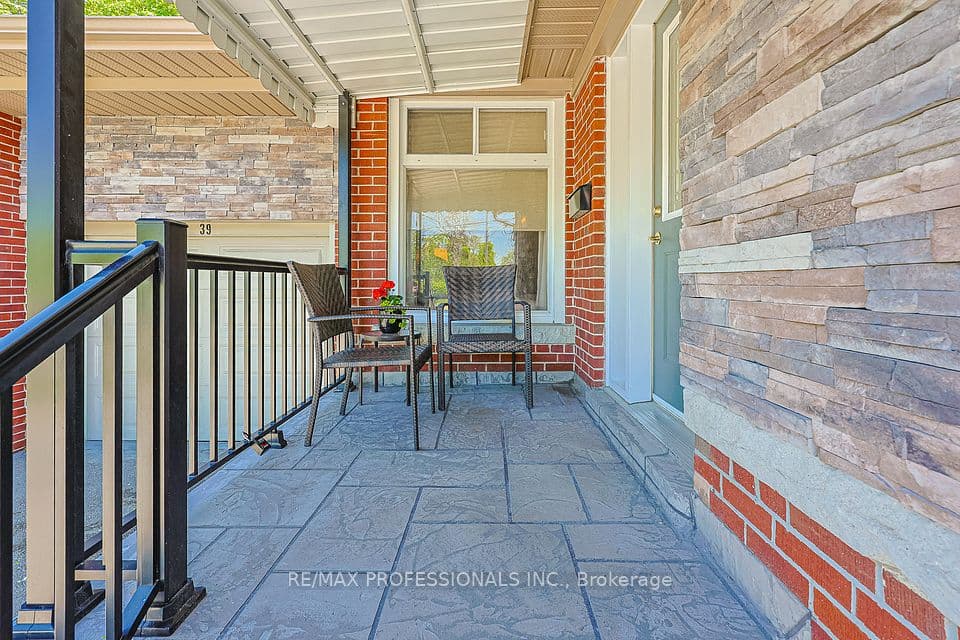 39 Sealcove Drive, Toronto, ON M9C 2C7 – photo 2