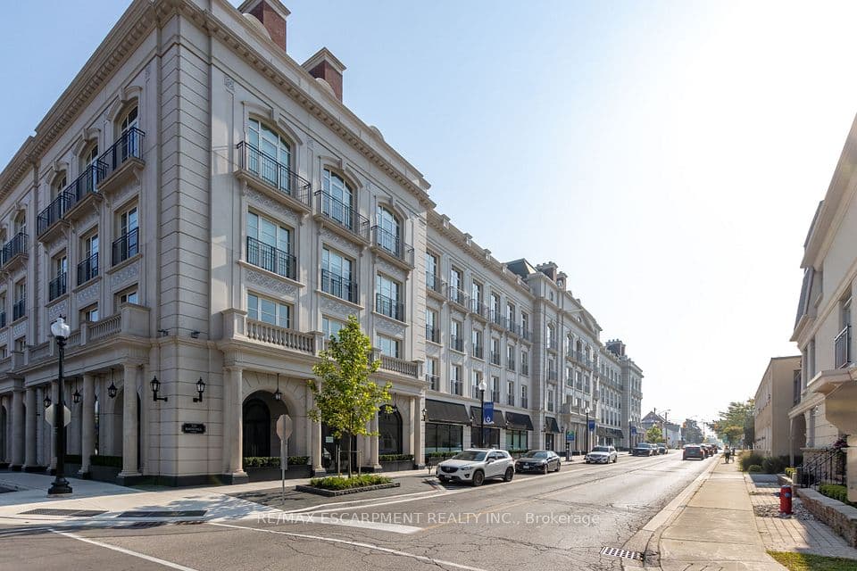 300 Randall Street PH1, Oakville, ON L6J 0G2 – photo 2
