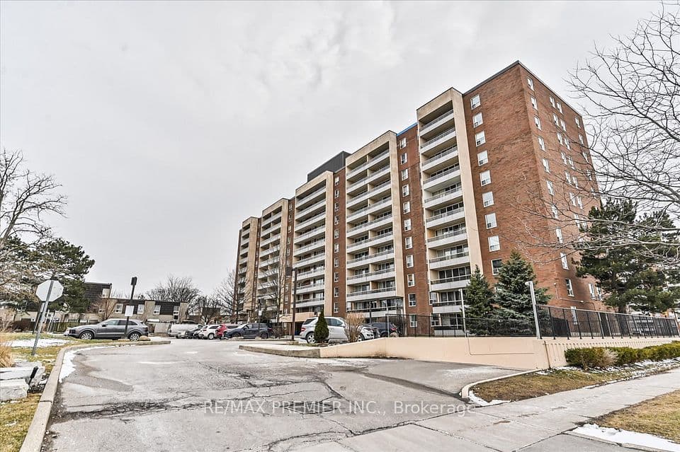 25 Four Winds Drive 604, Toronto, ON M3J 1K8 – main photo