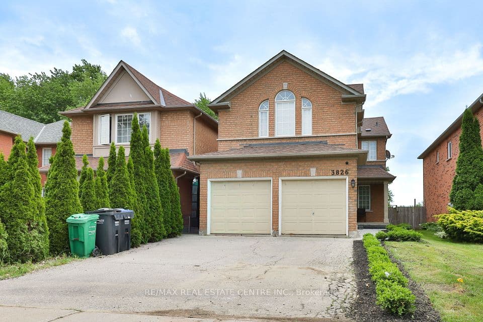 3826 forest bluff Crescent, Mississauga, ON L5N 7T8 – main photo