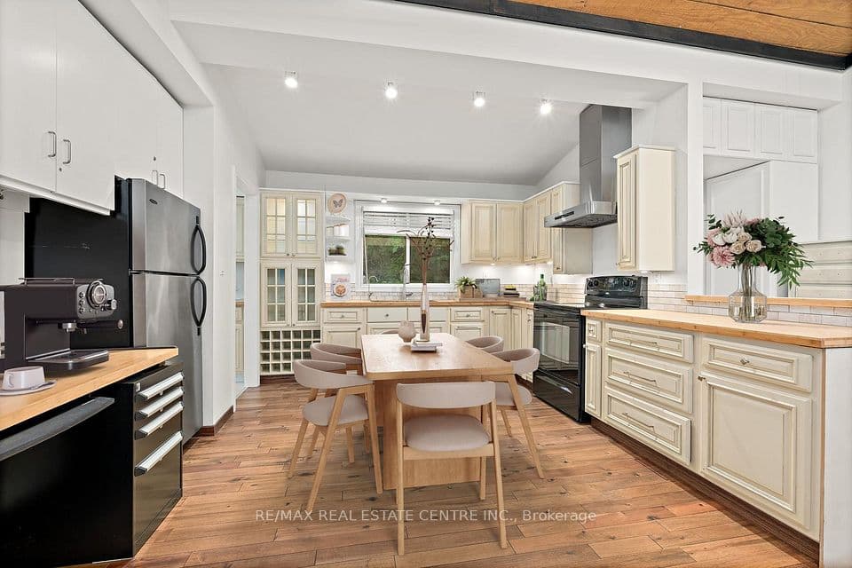 19 Old Pavillion Road, Caledon, ON L7C 3J8 – main photo
