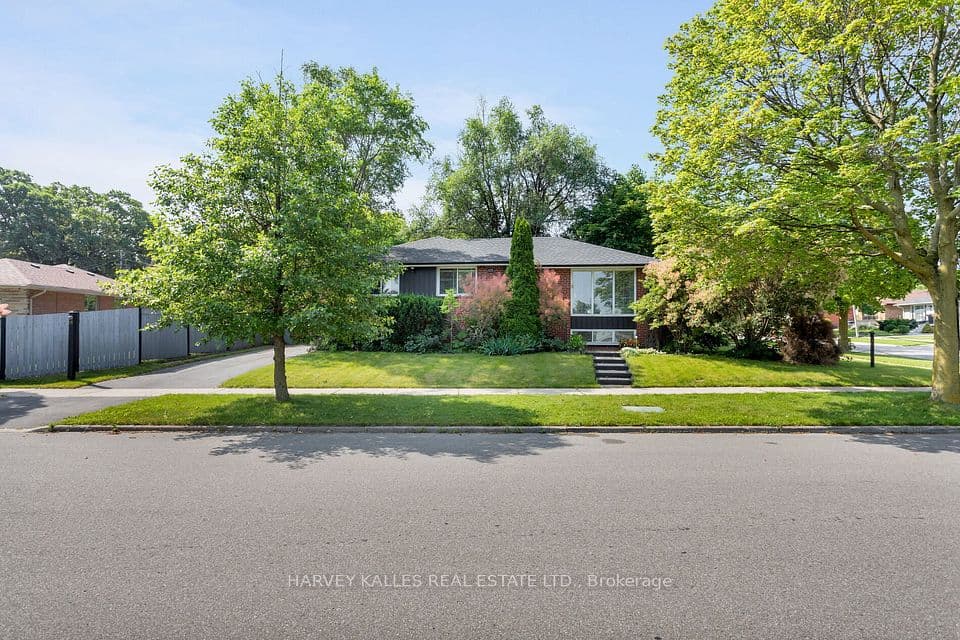 49 Learmont Drive, Toronto, ON M9R 2E9 – photo 3
