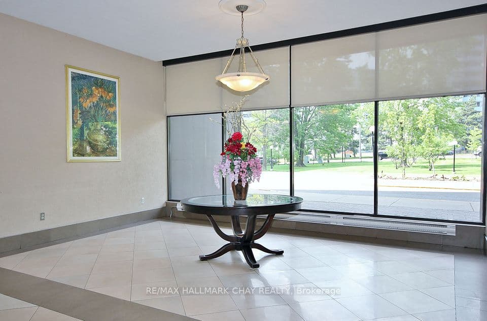 1455 LAWRENCE Avenue W 1707, Toronto, ON M6L 1B1 – photo 2