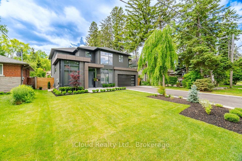 1590 Kenmuir Avenue, Mississauga, ON L5G 4B5 – main photo