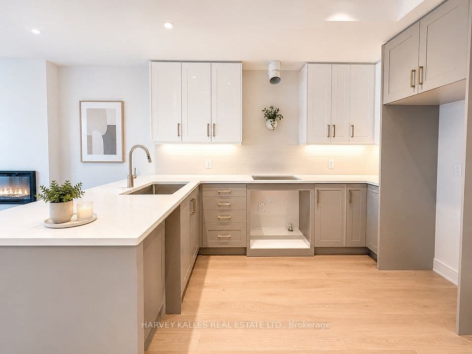 19 Innes Avenue, Toronto, ON M6E 0B2 – photo 3