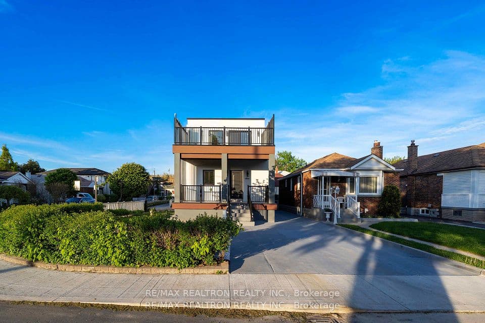 33 Landour Avenue, Toronto, ON M6M 4J3 – photo 2
